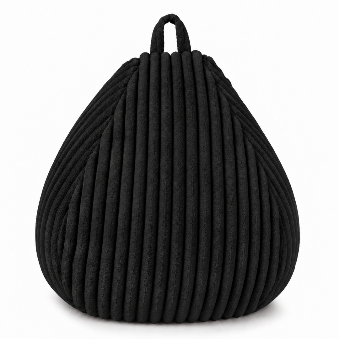 Pouf poire en fourrure côtelée noir avec poignée, vue rapprochée de la forme.