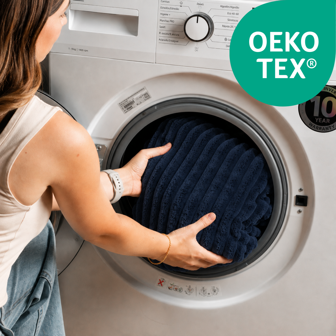 Housse housse certifiée Oeko-Tex, lavable en machine (badge visible).