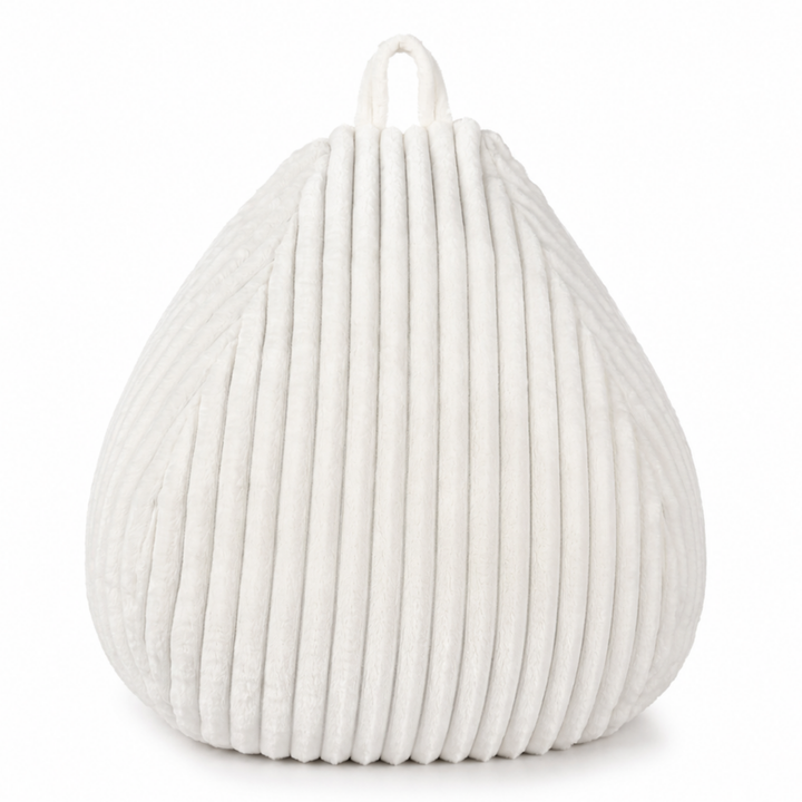 Pouf poire déhoussable en fourrure côtelée blanc cassé, avec anse.